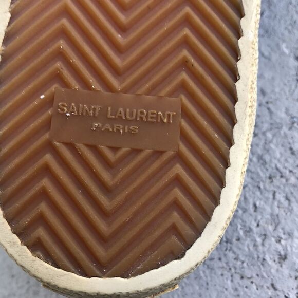 Saint Laurent  - Picture 10 of 10